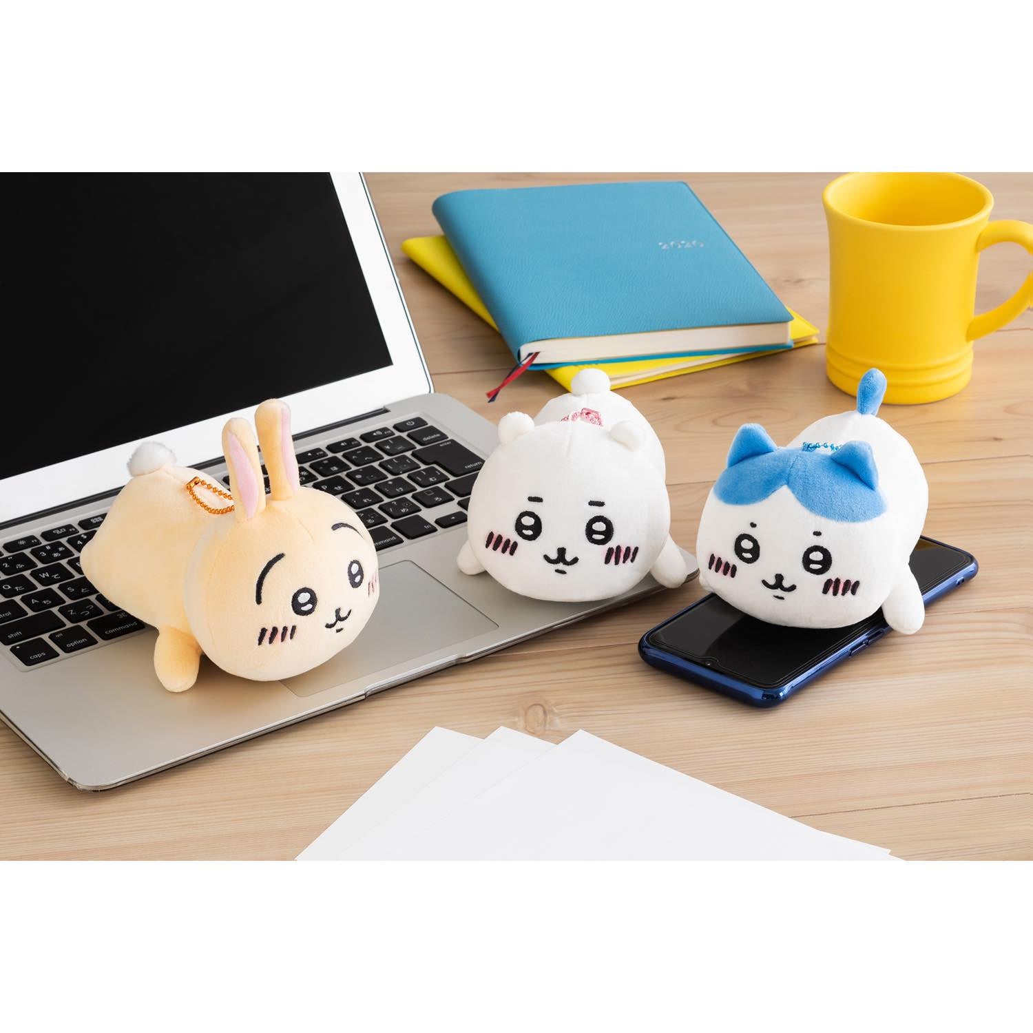 ちいかわ てくびまくらぬいぐるみ（ハチワレ） | ちいかわマーケット