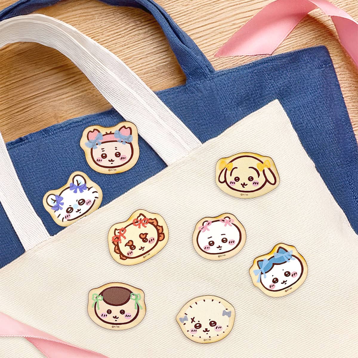 ちいかわ ウッドバッジ（ラッコ2） | ちいかわマーケット 公式グッズ