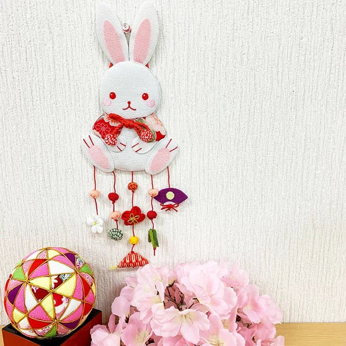 ちりめん細工 お花とまりとうさぎ雛の壁掛け下げ飾り(7下げ) モグモグ