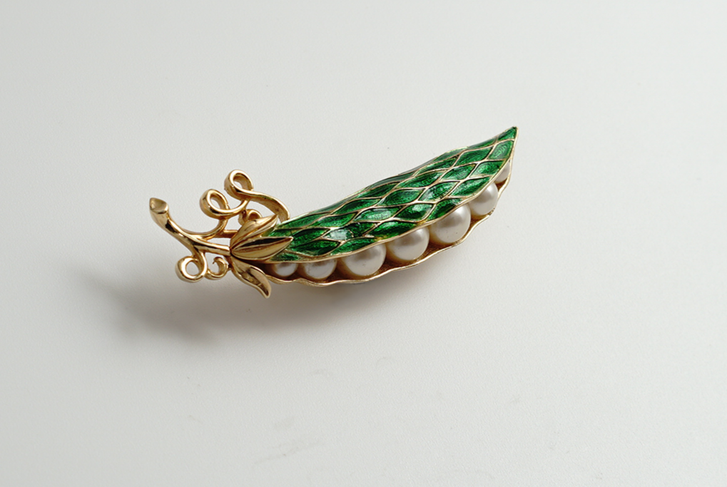 Trifari（トリファリ）ブローチ「えんどう豆」／ヴィンテージ