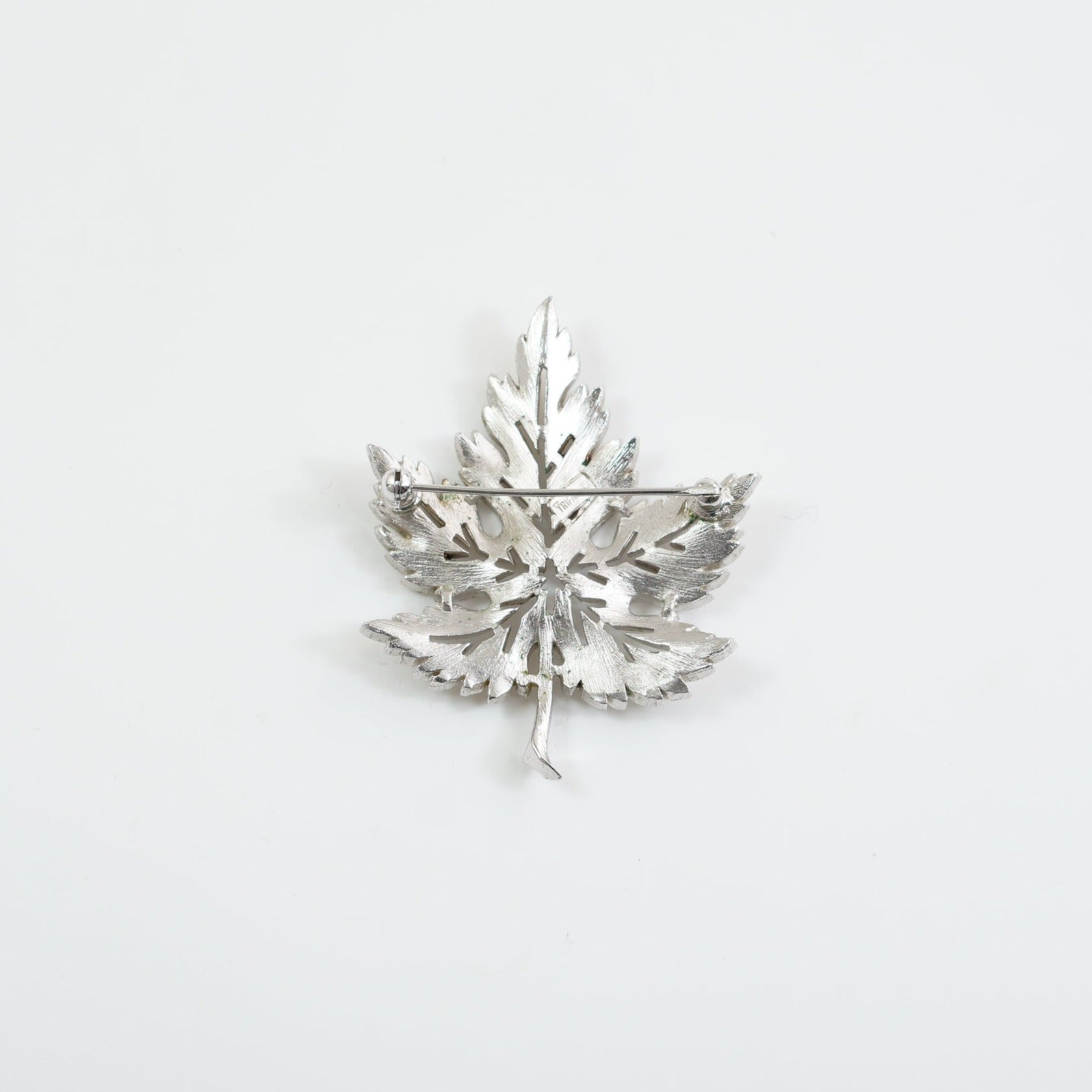 Trifari（トリファリ）ブローチ「葉」／ヴィンテージ・コスチューム