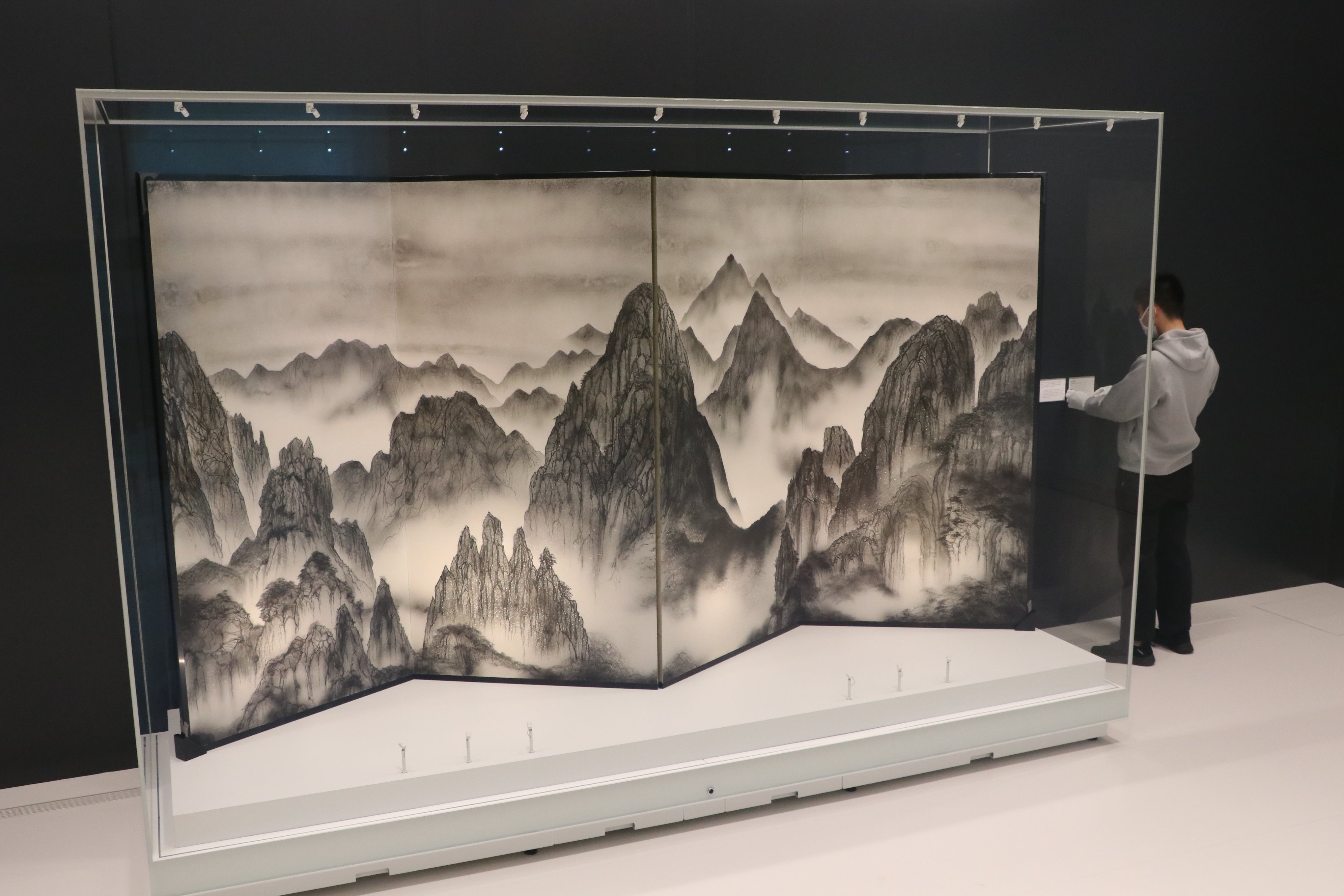 日本画の旗手、加山又造の企画展 14日から下瀬美術館で開幕 | 中国新聞