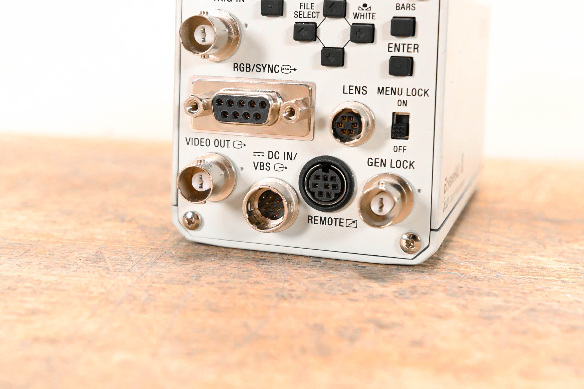 Sony DXC-990 1/2-Inch 3-CCD Color Video Camera CG005CV