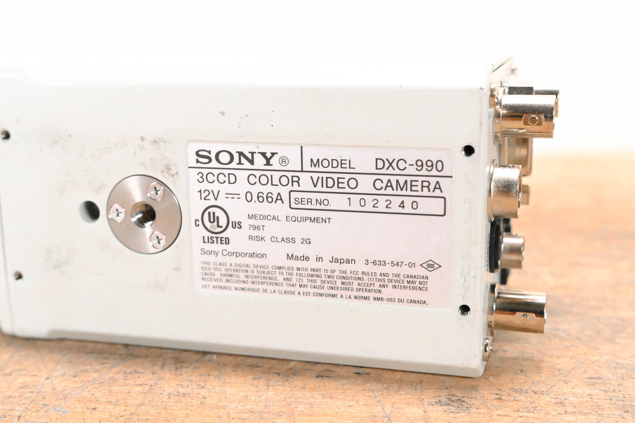 Sony DXC-990 1/2-Inch 3-CCD Color Video Camera CG005CV