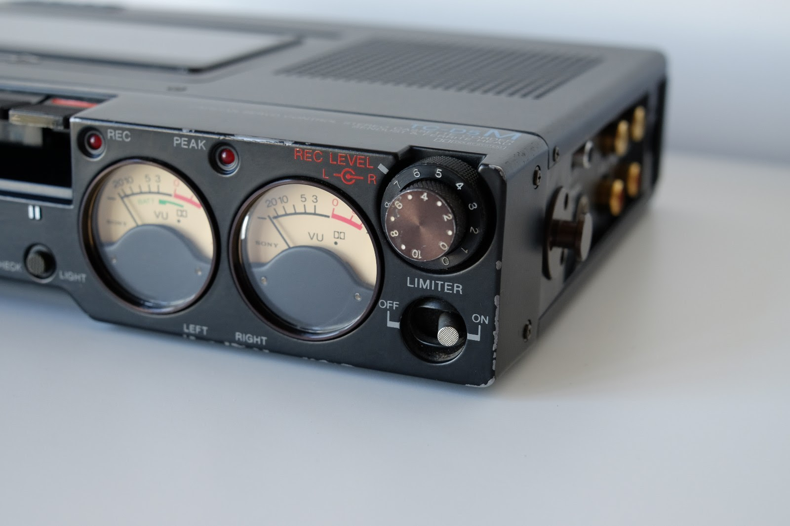 ポータブルプレーヤー SONY TC-D5 PRO ポータブルプレーヤー SONY TC