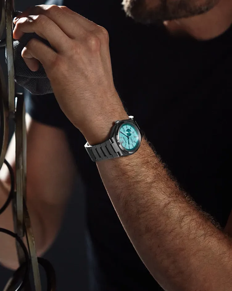 Zenshin Mechanical Light Blue Dial Super Titanium Bracelet NJ0180