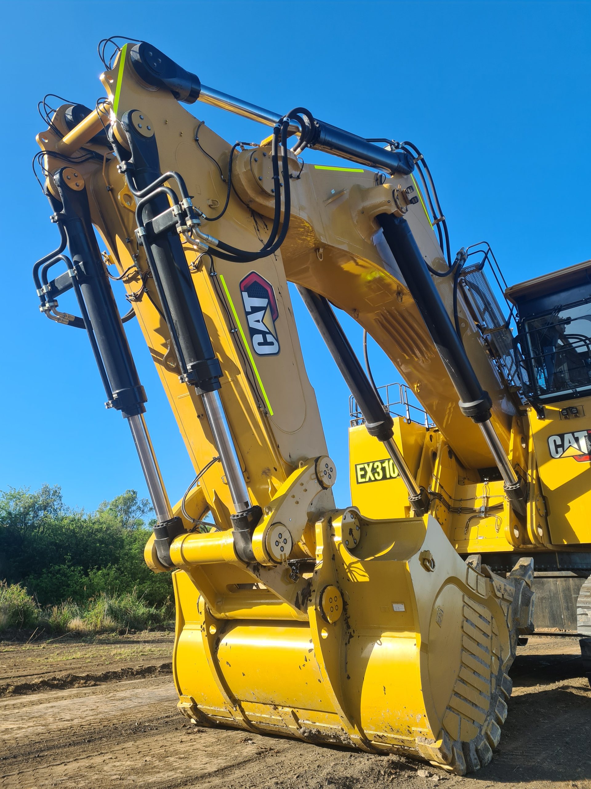 HITACHI ​ZX490LCH-5 | Comiskey Mining Services