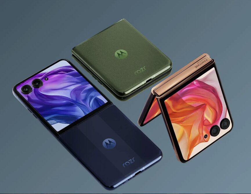 Motorola razr 50 ultraのキャリア版(ソフトバンク)とSIMフリー版の