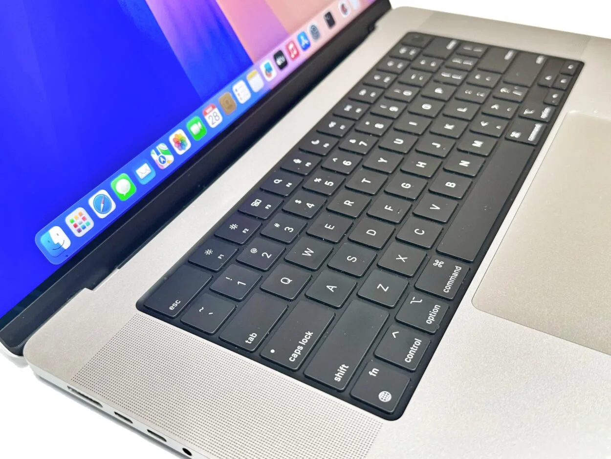 Apple MacBook Pro 2021 | M1 Pro | 16-core GPU | 16gb | 512gb SSD