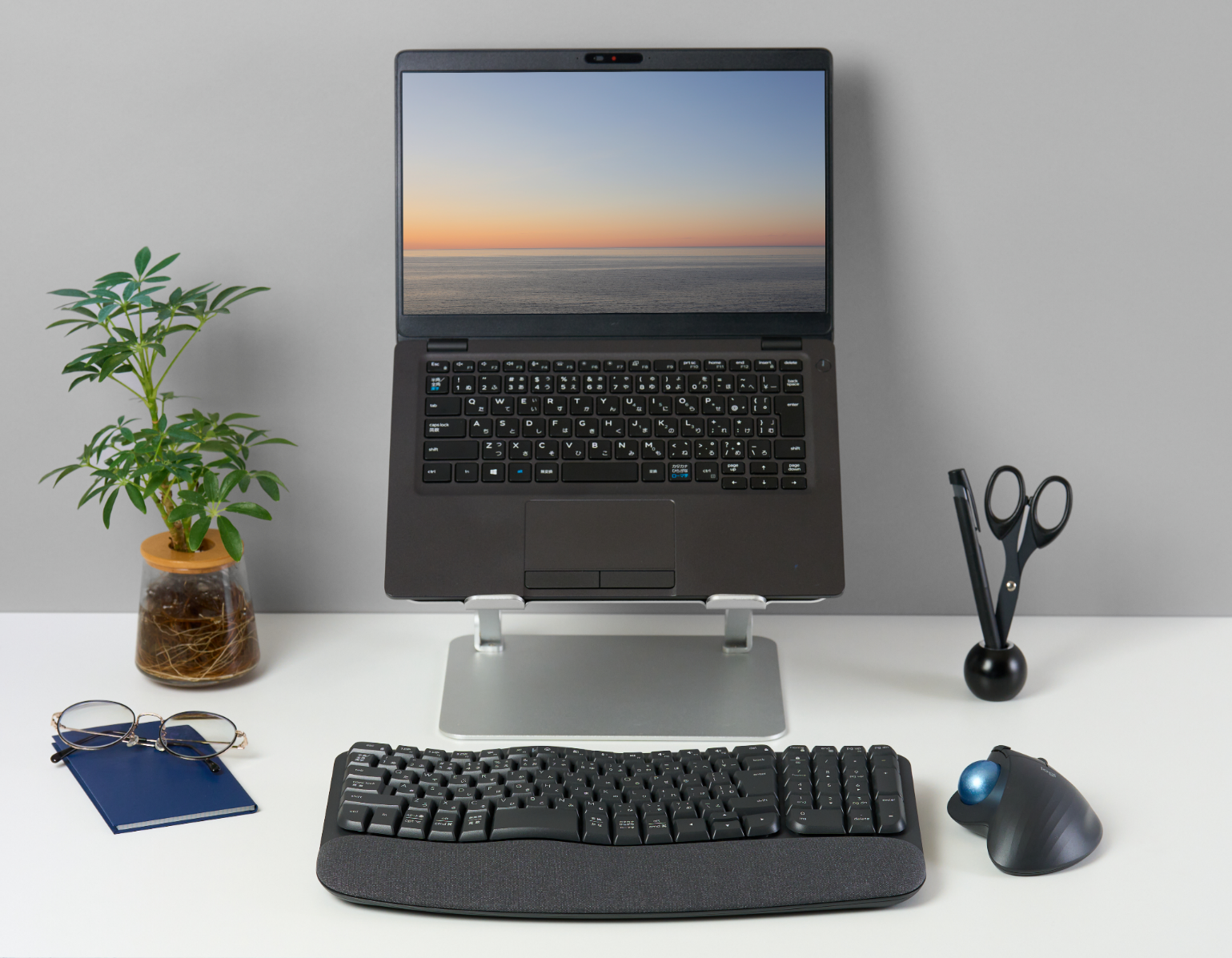 コンパクトで人間工学に基づきデザインされたエントリーモデル