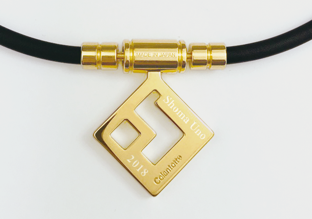 宇野昌磨選手着用カラーの「プレミアムゴールド×ブルーラメ」が商品化