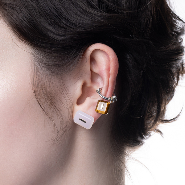 ヘキサゴン クォーツ スピア ピアス専用