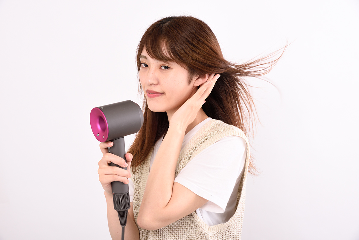 Dyson Supersonic Ionic ヘアドライヤー（HD03）アイアン／フューシャ