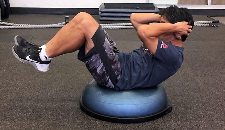 半円形バランスボール「BOSU（ボス）」の効果的な使い方と、体幹