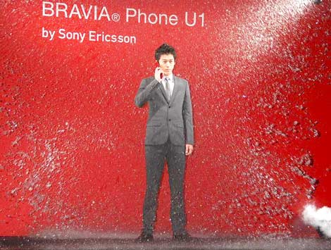 画像・写真 | 小栗旬が全身びしょ濡れ「パンツ10枚履き替えた」 1枚目