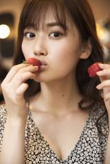 乃木坂46“次期エース”山下美月、ソロ写真集で人生初水着＆ランジェリー