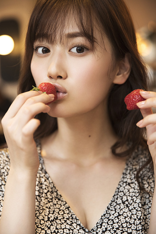 乃木坂46“次期エース”山下美月、ソロ写真集で人生初水着＆ランジェリー