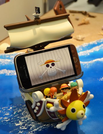 ドコモ「ワンピーススマホ」正式発表 12月発売・限定5万台 | オリコン