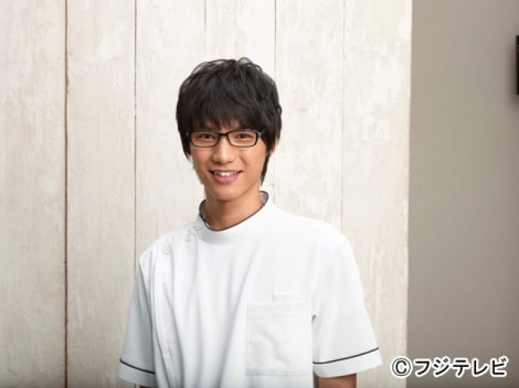 福士蒼汰、月9初出演で“メガネ男子”に 国民的“先輩”から“後輩”に転身