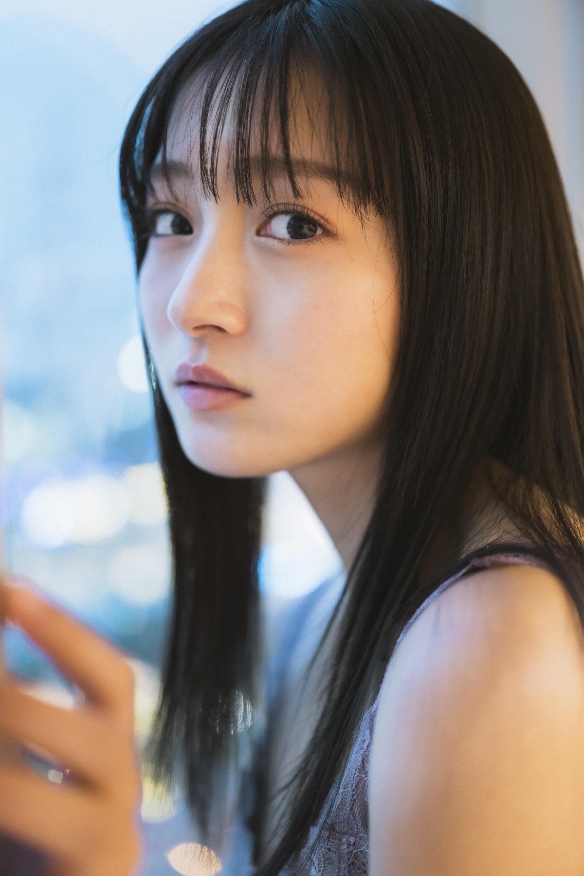 画像・写真 | NMB48山本彩加、ビスチェ姿でナチュラルメイク披露