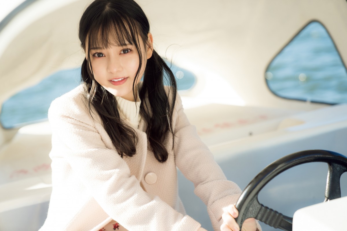 LOVEと1年通して“デート気分” 初カレンダーブック全メンバーカット公開