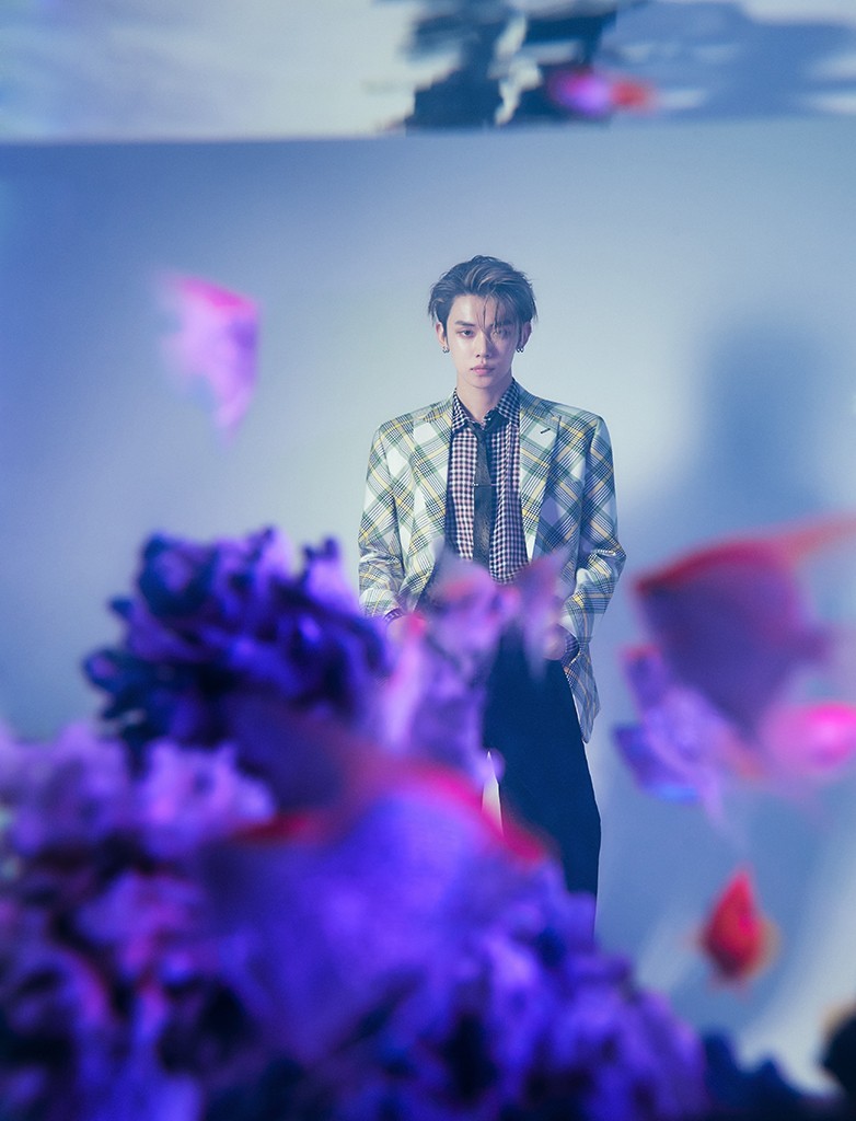 画像・写真 | TXTヨンジュン『SPUR』表紙登場 グラビアでは強烈な視線