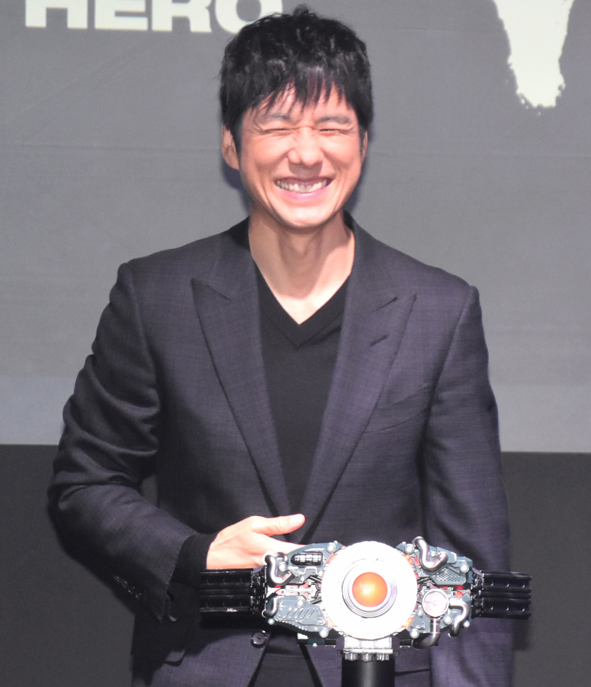 西島秀俊『仮面ライダーBLACK SUN』変身ポーズ生披露「夢ってかなう