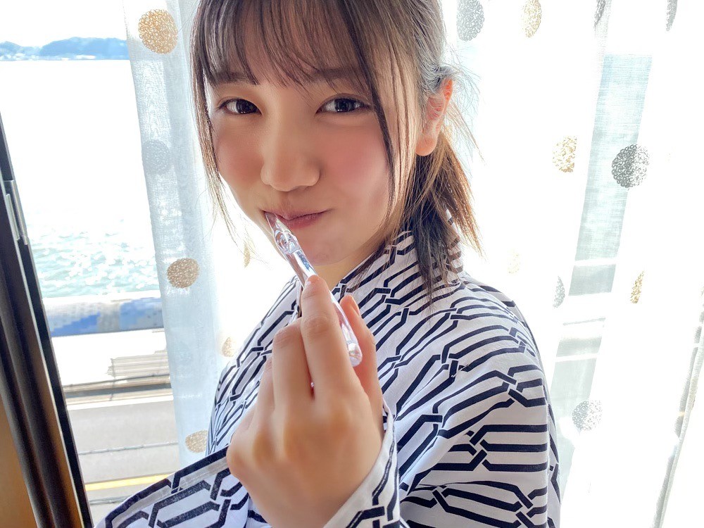 日向坂46河田陽菜、浴衣姿で“彼女感”あふれるハミガキ姿 話題の12万部