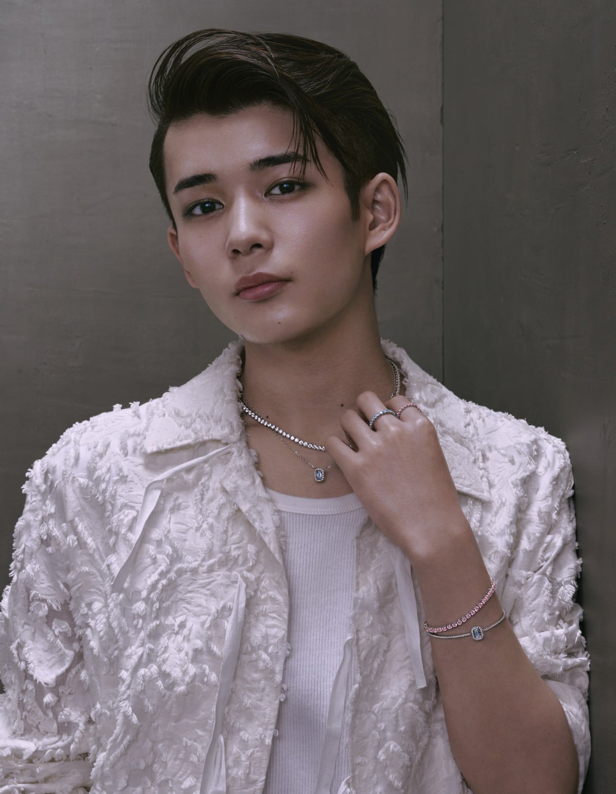 なにわ男子・長尾謙杜、スワロフスキーまとう 「Matrixシリーズ