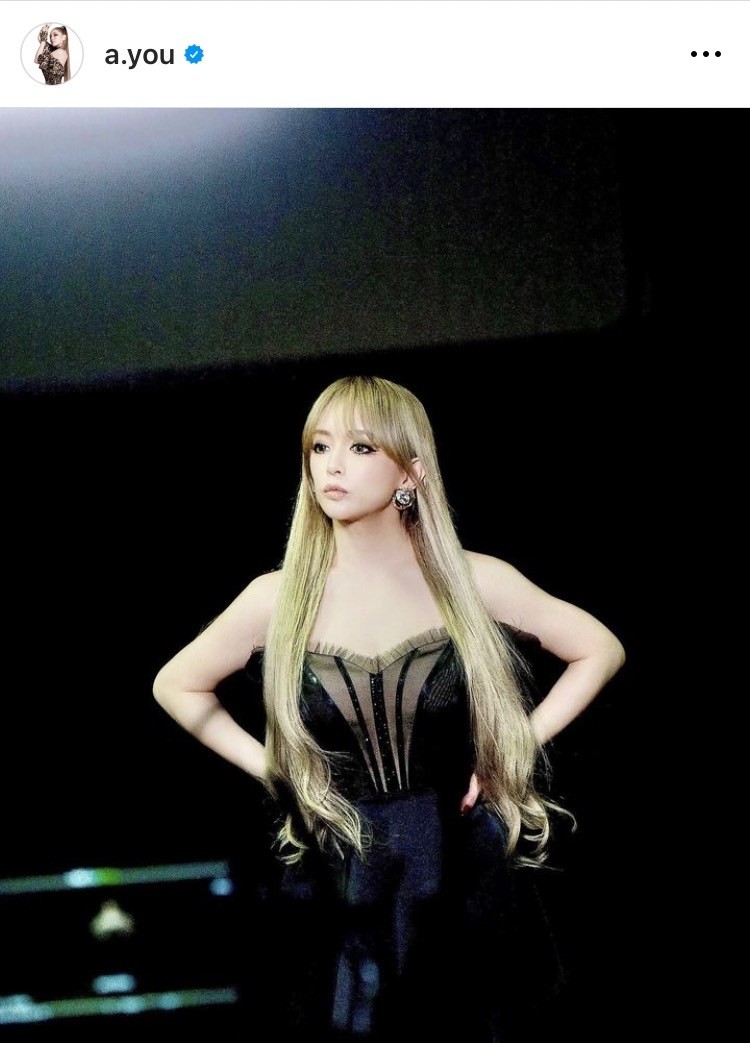 画像・写真 | 浜崎あゆみ、“胸元ざっくり”ドレスで素肌みせ 「歌姫の