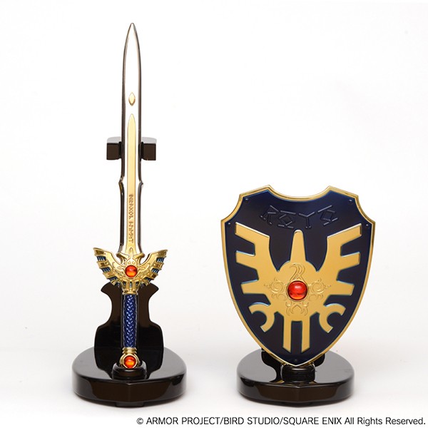 ドラクエ』ロトの兜飾り誕生！ スクエニ×人形メーカー共同開発で剣・盾