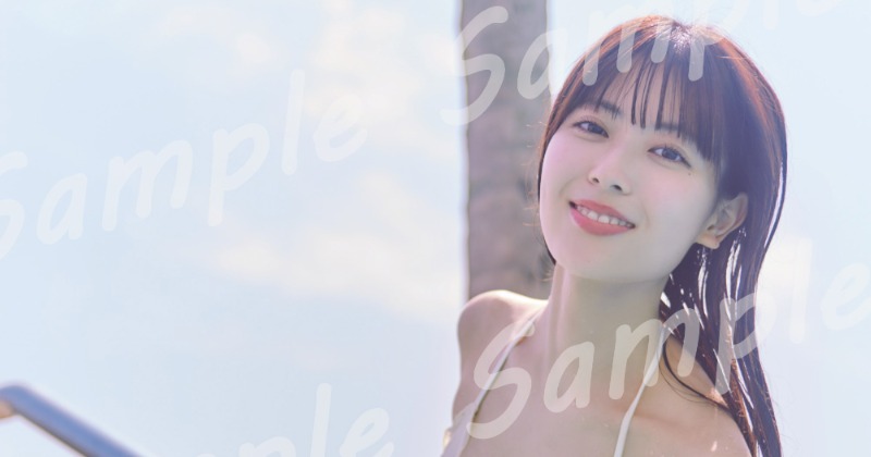 乃木坂46岩本蓮加、美くびれ際立つピュアホワイトの水着姿 | オリコン