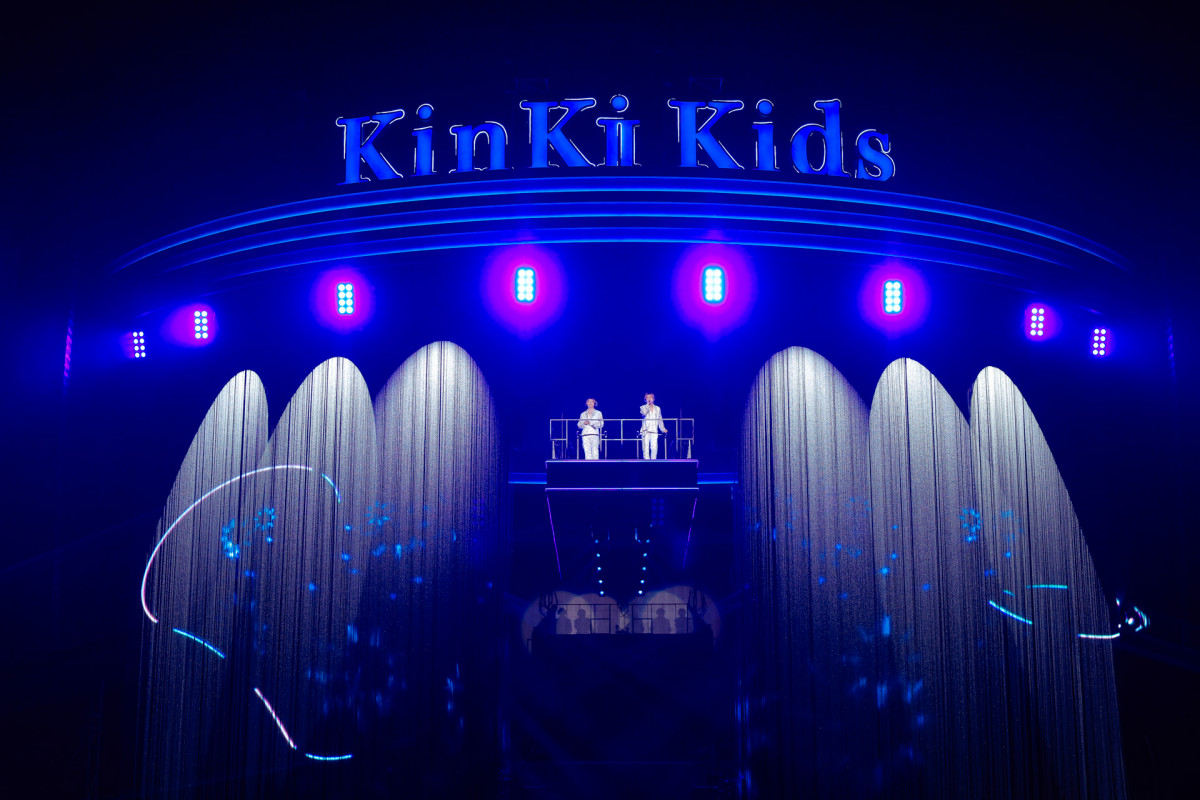 KinKi Kids、「DOMOTO」に改名発表も変わらぬステージ 東京ドームで5.5