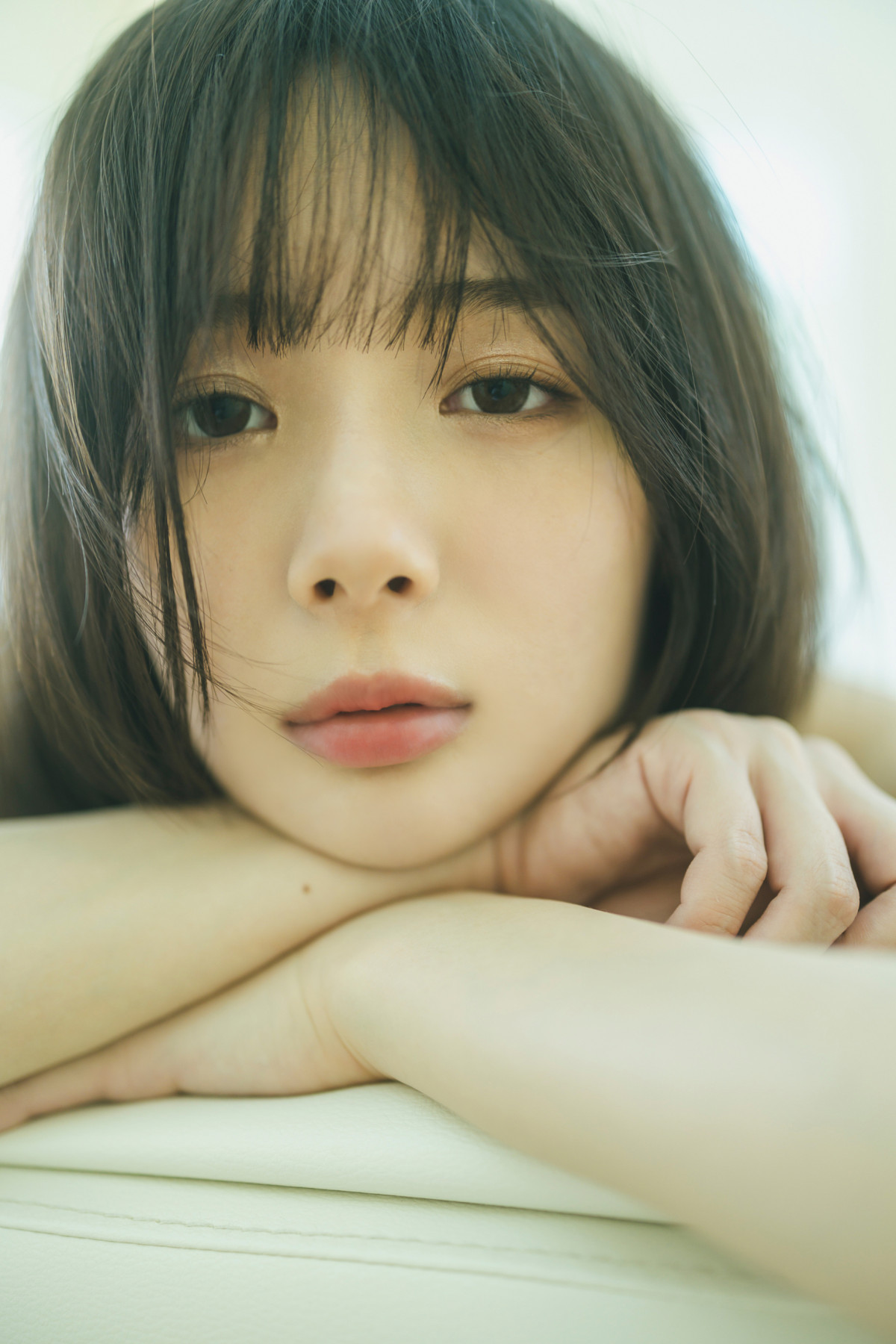 岡田紗佳、5年ぶりの3rd写真集を発売 南国・タイのビーチで撮影「今回