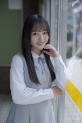日向坂46新メンバー“五期生”片山紗希、手書きプロフィール＆撮り下ろし