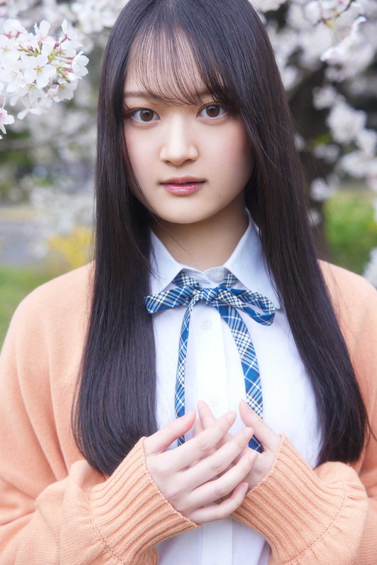 櫻坂46新メンバー“四期生”目黒陽色、手書きプロフィール＆撮り下ろし