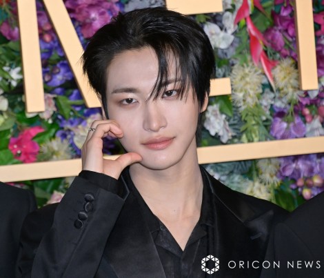 ソンファの画像・写真 | ATEEZ、黒のスーツ姿でファンを魅了 グリーン