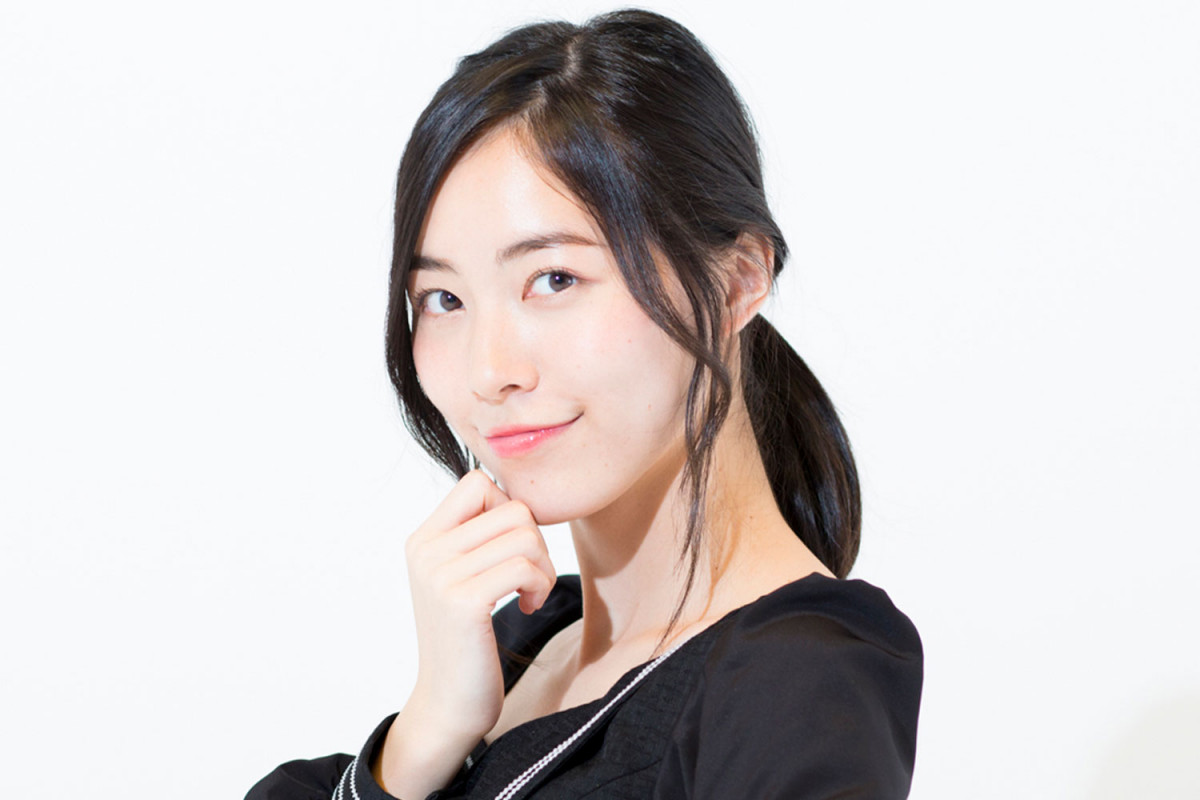 松井珠理奈、谷間あらわな“初出し”グラビアに反響「反則級セクシー