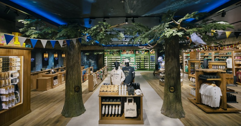 魔法界への入口が原宿に！日本初の旗艦店「ハリー・ポッター ショップ