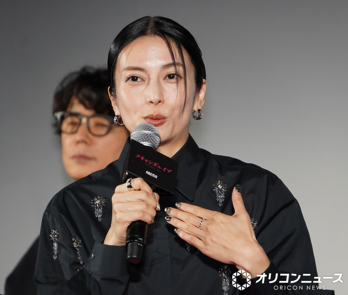 柴咲コウ、プライベートでの“眼光の鋭さ”暴露に苦笑 横山裕「石になる