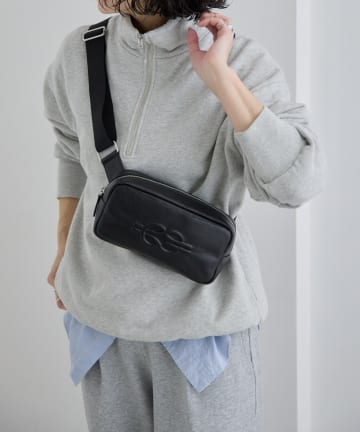 柄ワイドテープショルダーバッグ《本革/軽量470g/ボディバッグ/500ml