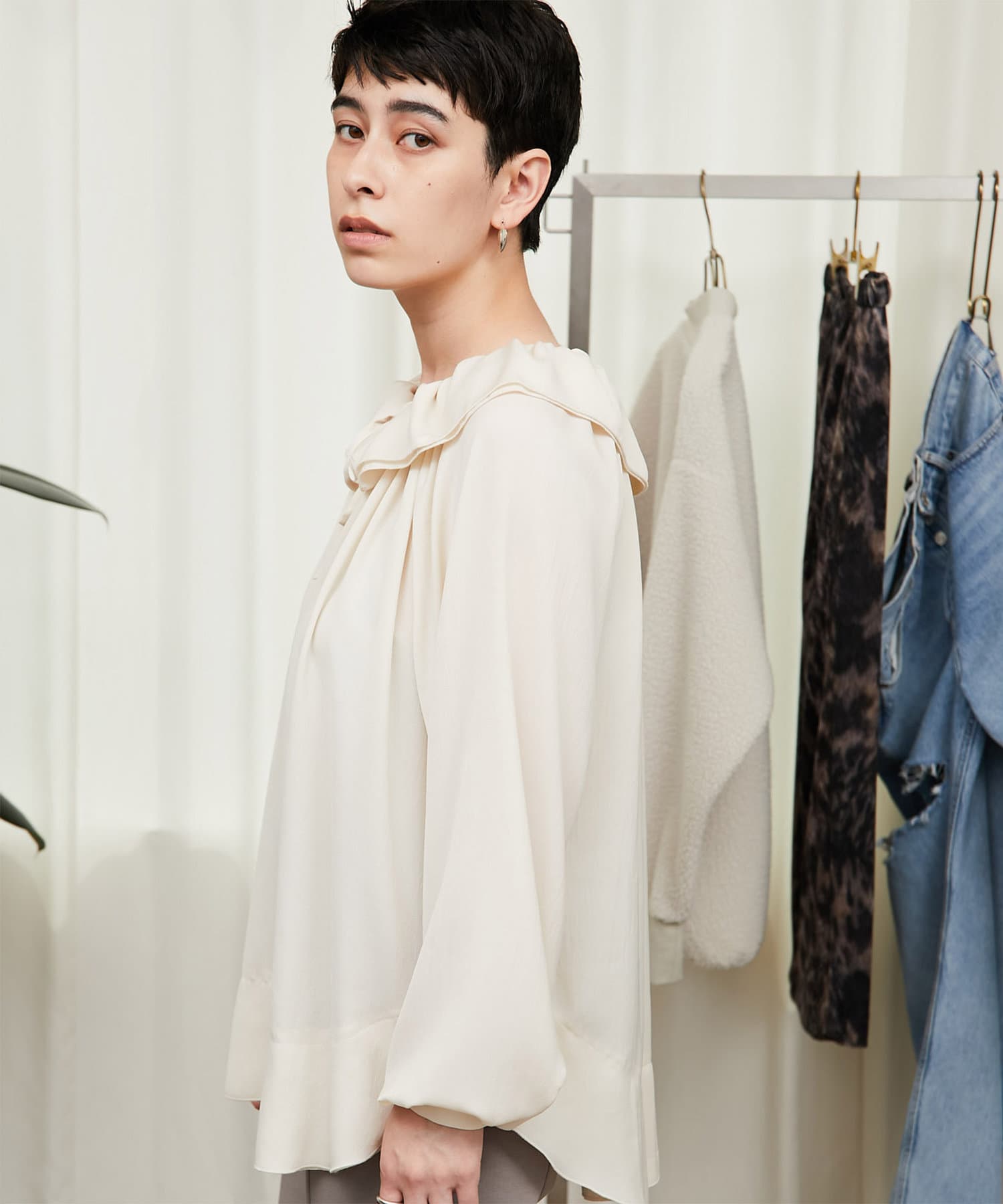 THE PAUSE】トロギャザーブラウス | Whim Gazette(ウィム ガゼット