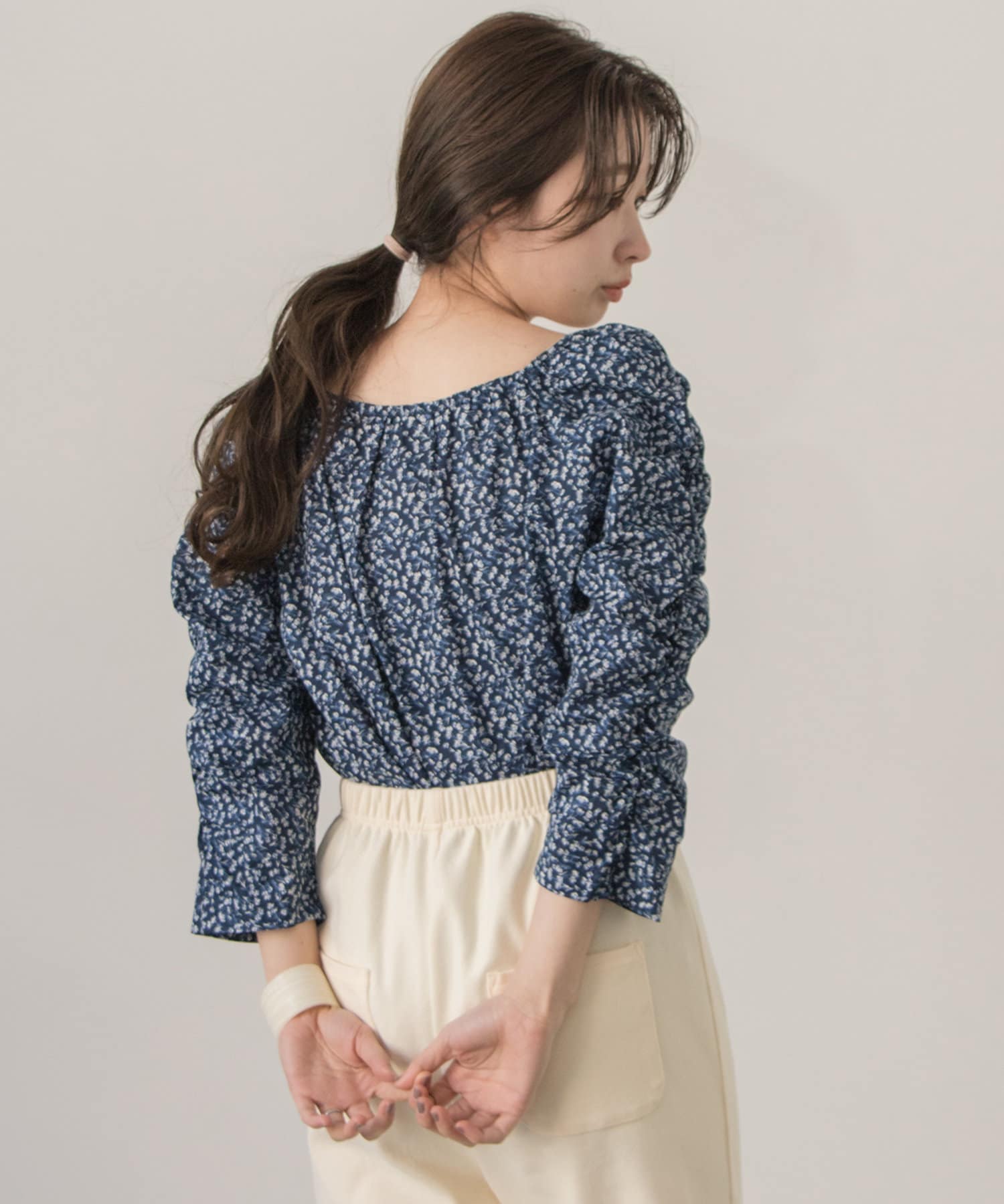 Kastane】花柄シャーリングスクエアブラウス | OUTLET(アウトレット