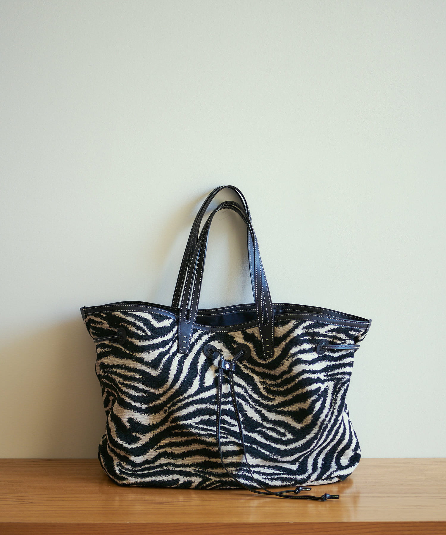 A VACATION】MARINE L ZEBRA | Whim Gazette(ウィム ガゼット