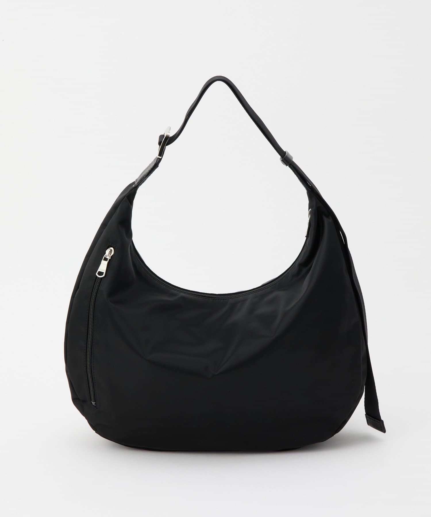 3/4～価格改定》クラウズナイロンラウンドビッグショルダーバッグ