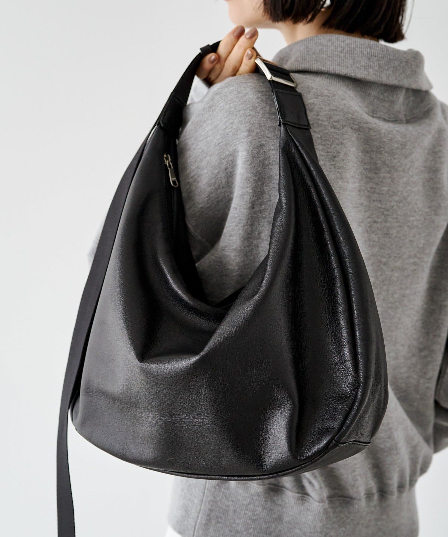 ソフトレザーラウンドビッグショルダーバッグ | russet(ラシット