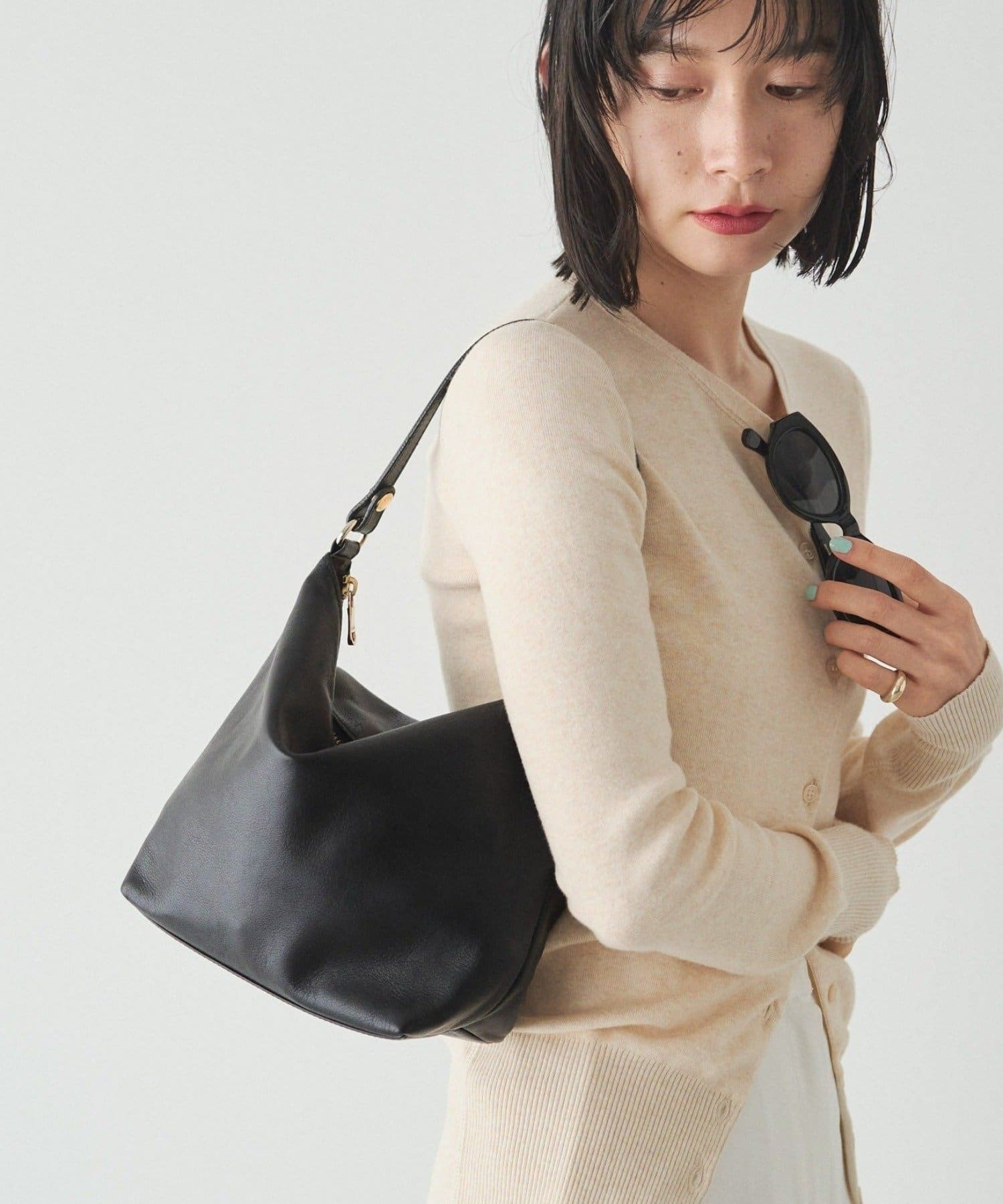 ロラライハリス♡ジグザグベージュファー生地♡刺繍の楕円底バッグ♡本