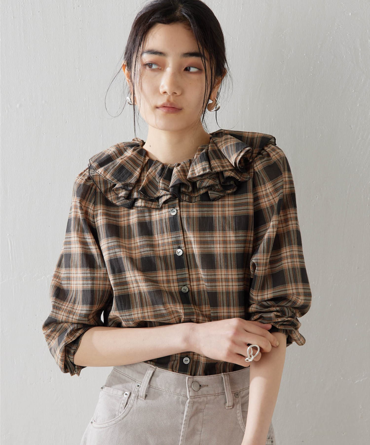 フリルチェックブラウス | Whim Gazette(ウィム ガゼット)レディース