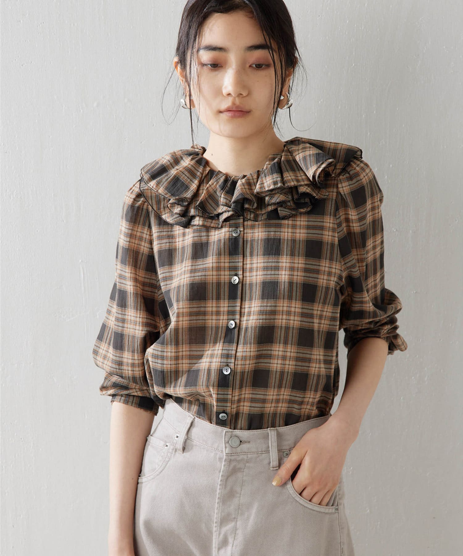 フリルチェックブラウス | Whim Gazette(ウィム ガゼット)レディース