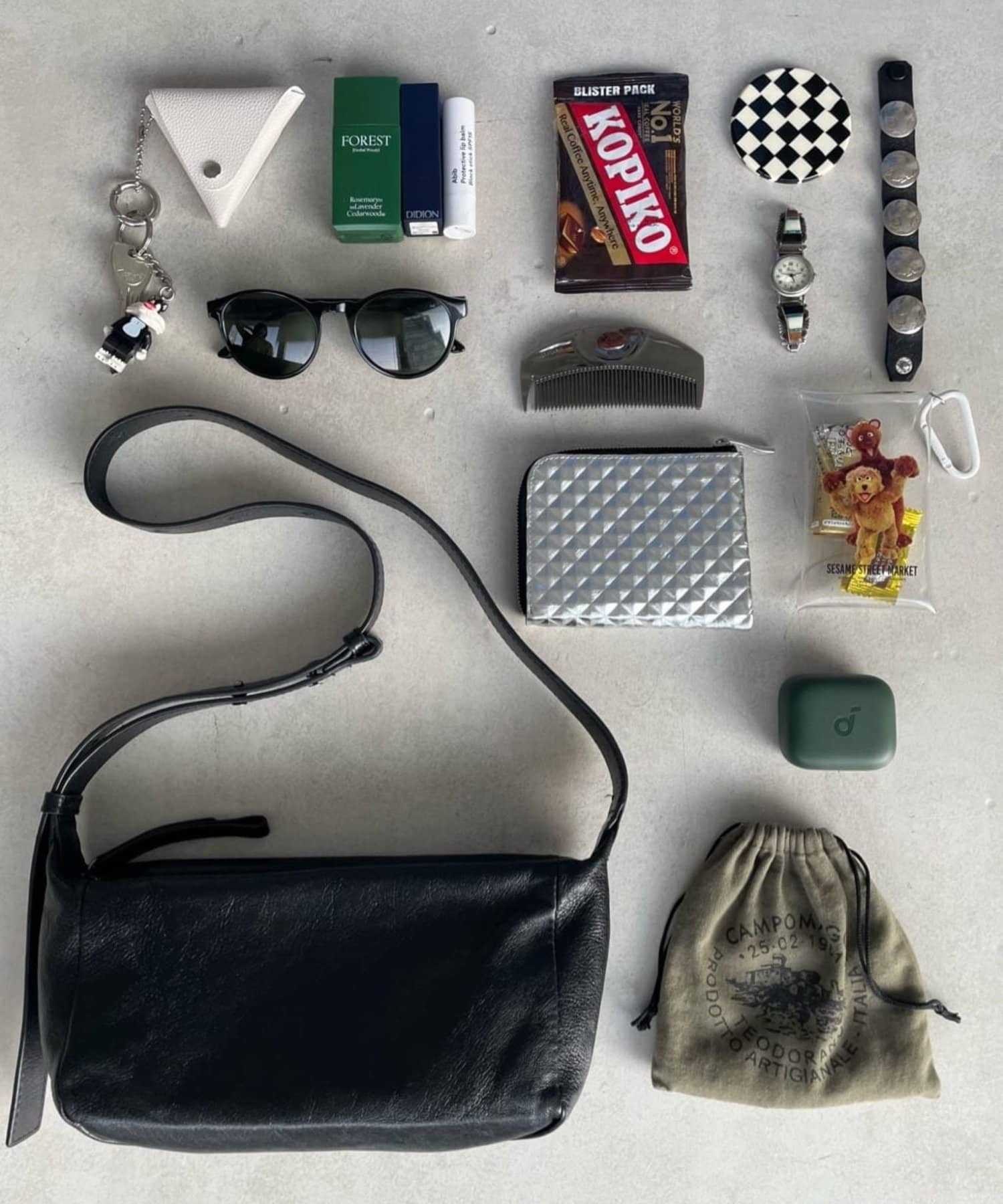 軽量/本革（山羊革）》ボックスミニショルダーバッグ | ear